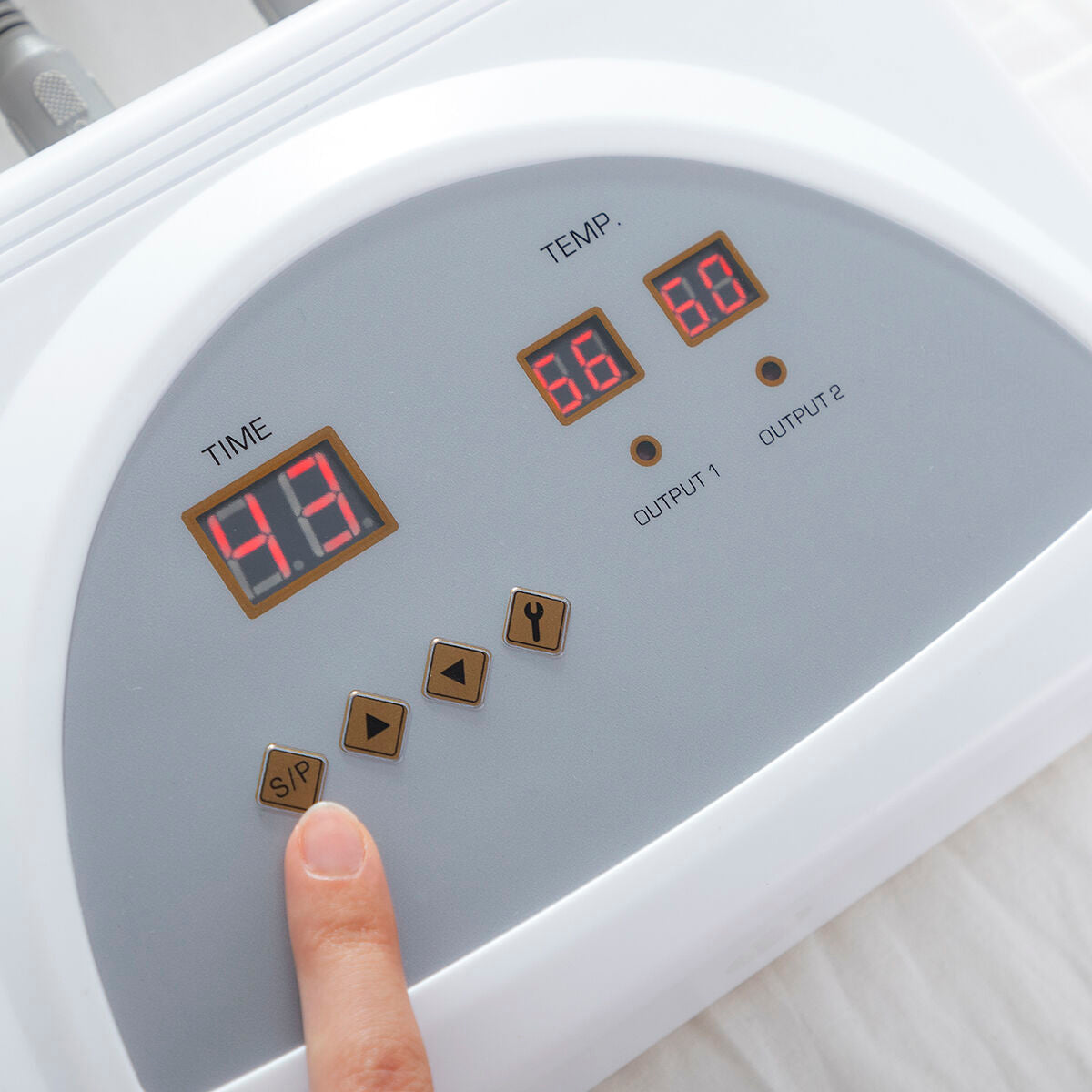 V11HA81FF0B7E559FEBAB6BC1AB2906B9C2AR5275373P8